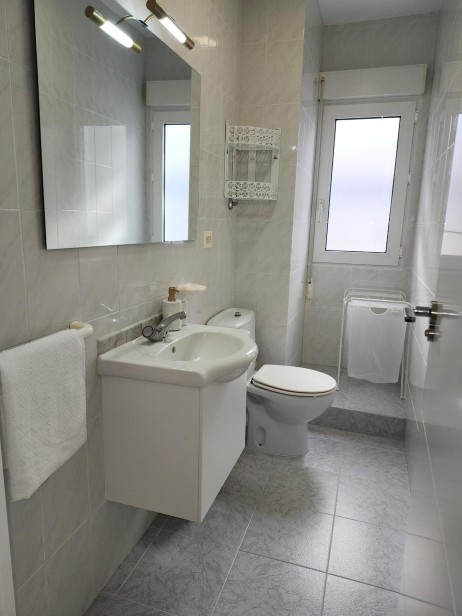 Laxe Piso Sol - Wifi Y Netflix Apartment ภายนอก รูปภาพ